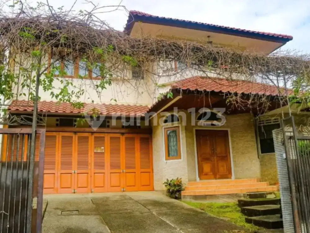 Rumah Bagus di Dago Asri Sangat Terawat Siap Huni
