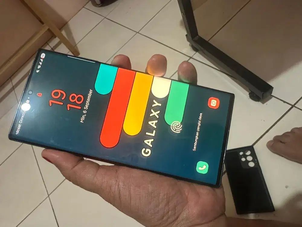Dijual Cepat Hp Samsung Galaxy S22 Ultra  kamera tajam, siapa cepat sj
