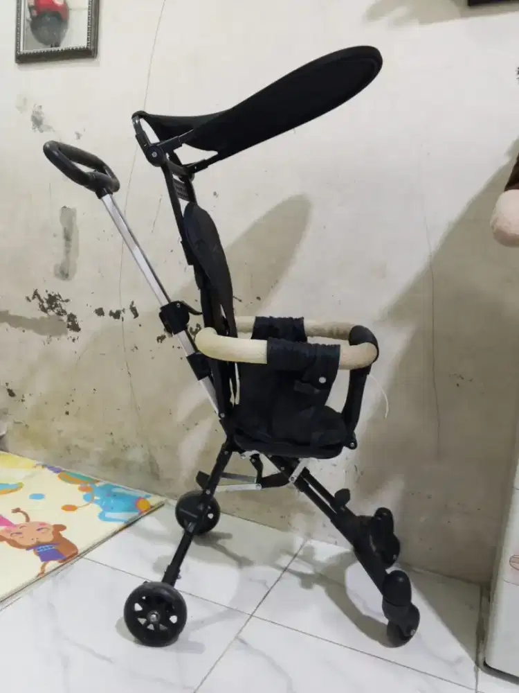 Stroller anak warna hitam