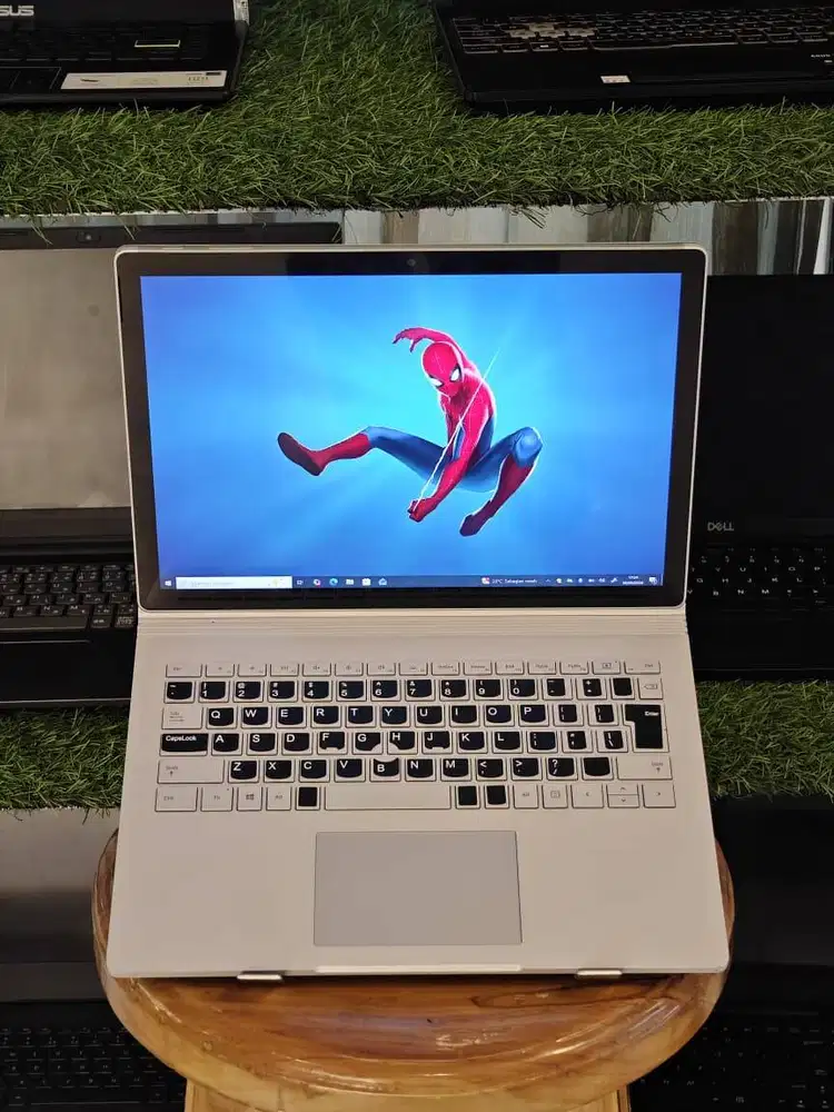 Laptop i5 Gen 7 RAM 8GB SSD 256GB Layar 13.5 Inch 3K