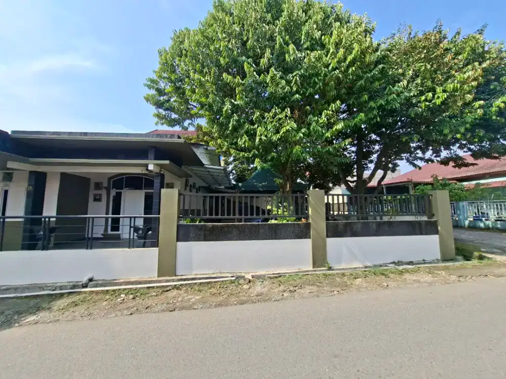 Dijual Rumah 3 unit gandeng halaman luas + bonus pohon durian
