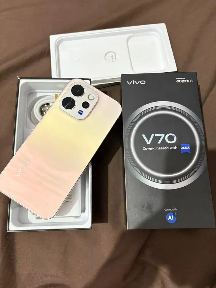 Dijual vivo v70 5g RAM 12+12/256GB