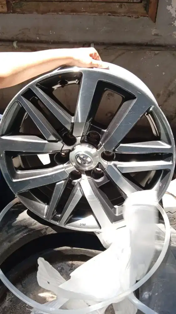 SALE VELG FORTUNER ORIGINAL COPOTAN + 2PC BAN 60%