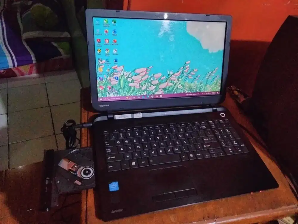 Jual Laptop Thosiba satellite c55 b