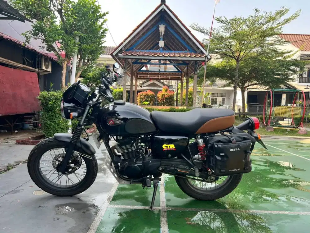 Kawasaki W175 SE Black Edition 2021 – Low KM
