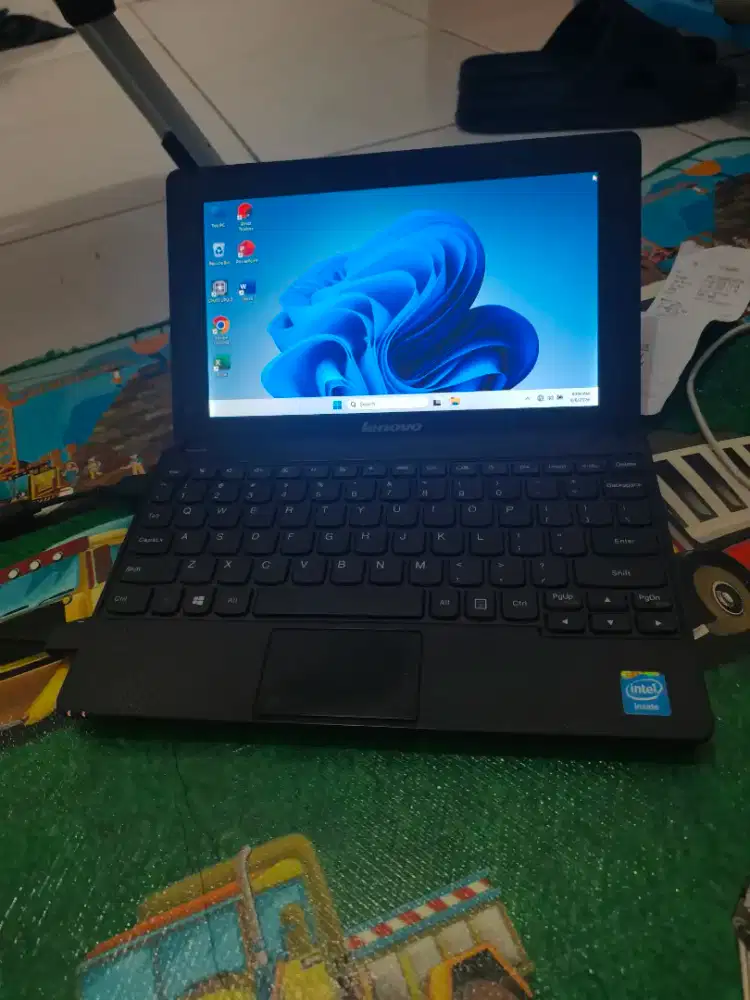 Notebook Lenovo E 10 - 30