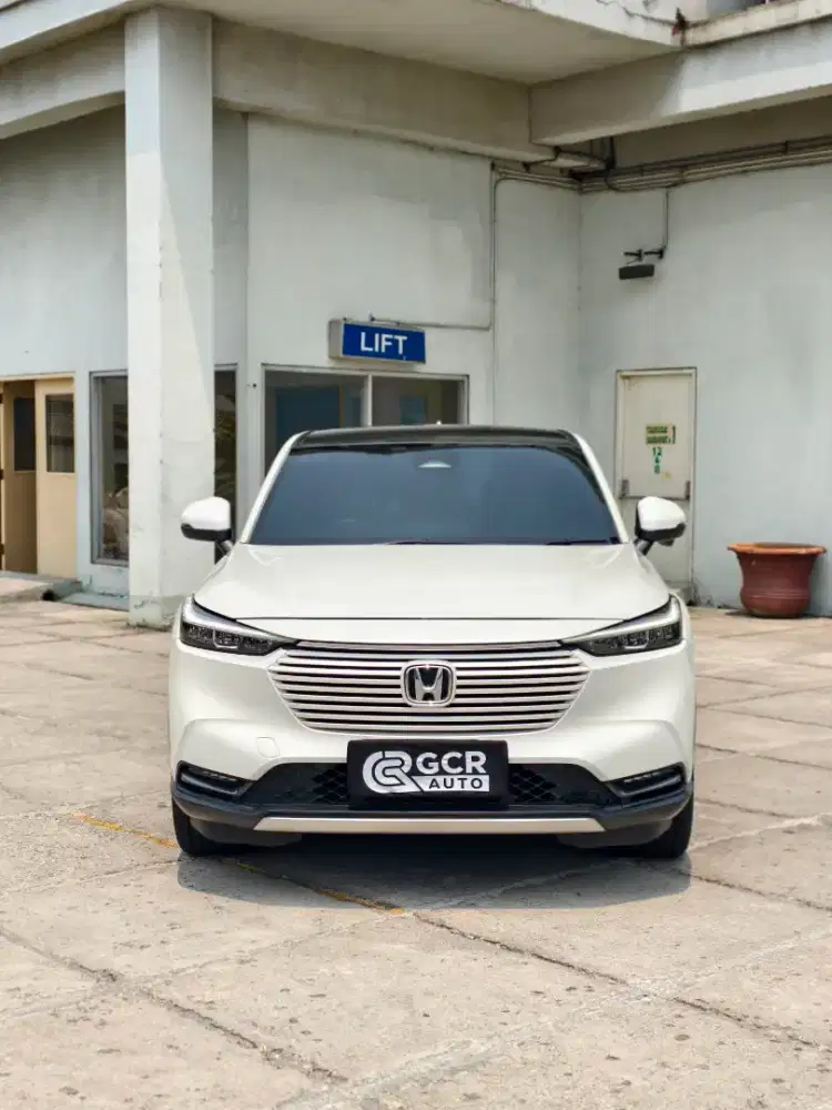 • FULL RECORD KM 22RB • HONDA HRV SE HR V TWO TONE 2023 / 2024