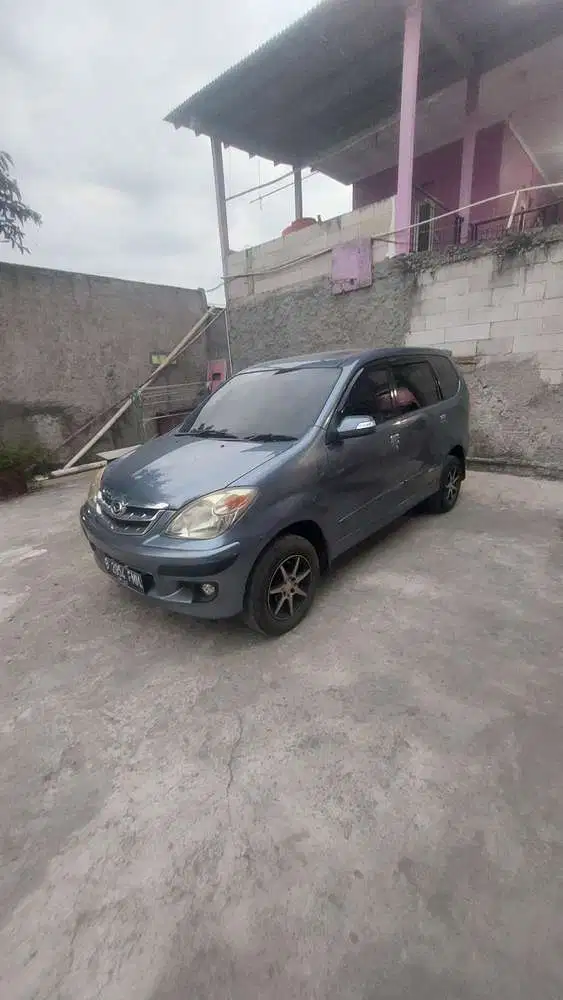 Daihatsu Xenia 2011 Bensin