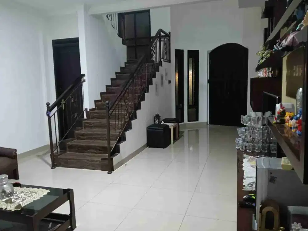 dijual rumah siap huni Singgasana Pradana Bandung