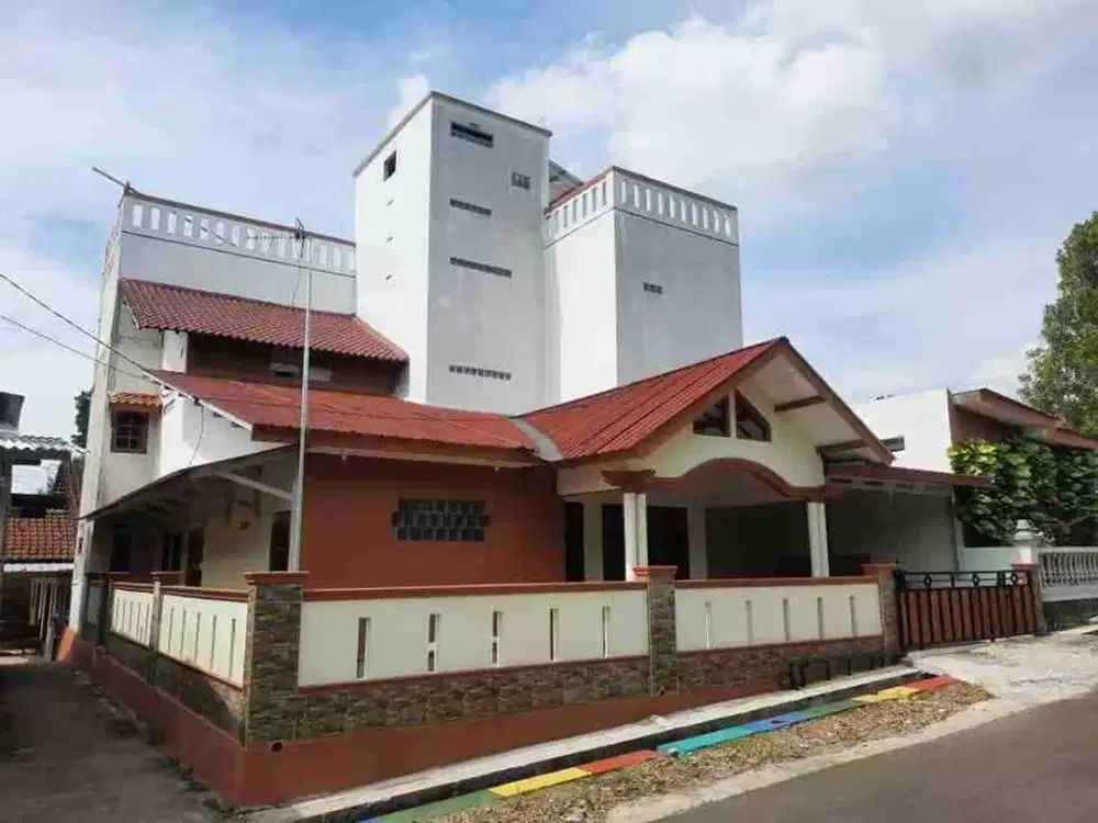 HOME VILLA & GEDUNG 2 LANTAI 7BD + ROOFTOP di Ungaran, Aman & Nyaman