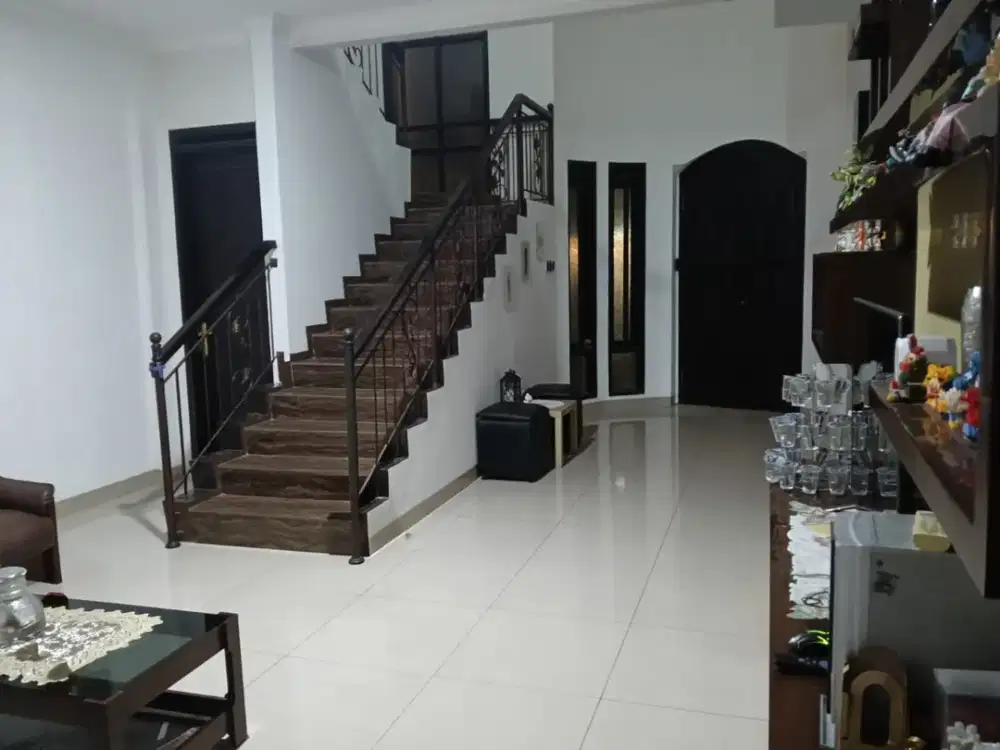 Rumah Furnished Komplek Singgasana Pradana Cluster