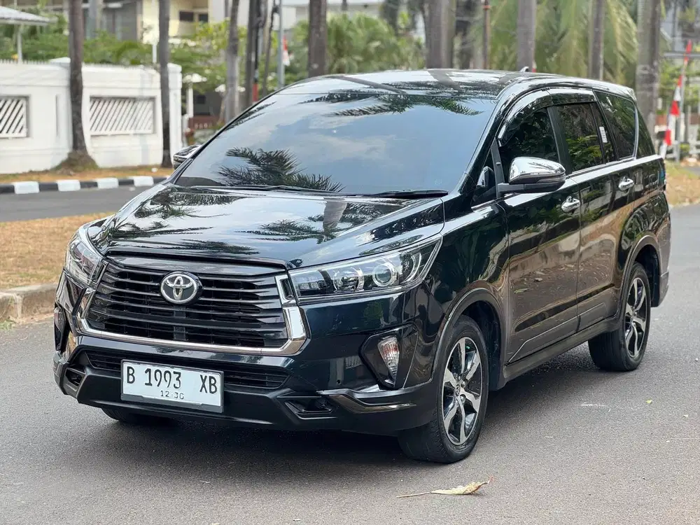 LOW KM INNOVA VENTURER 2.4 DIESEL AT 2020 HITAM SUPER ISTIMEWA