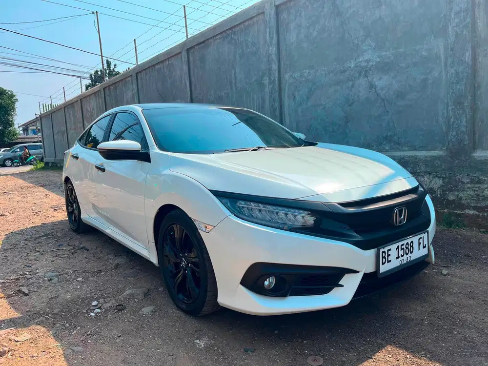 CIVIC TURBO PUTIH TAHUN 2018