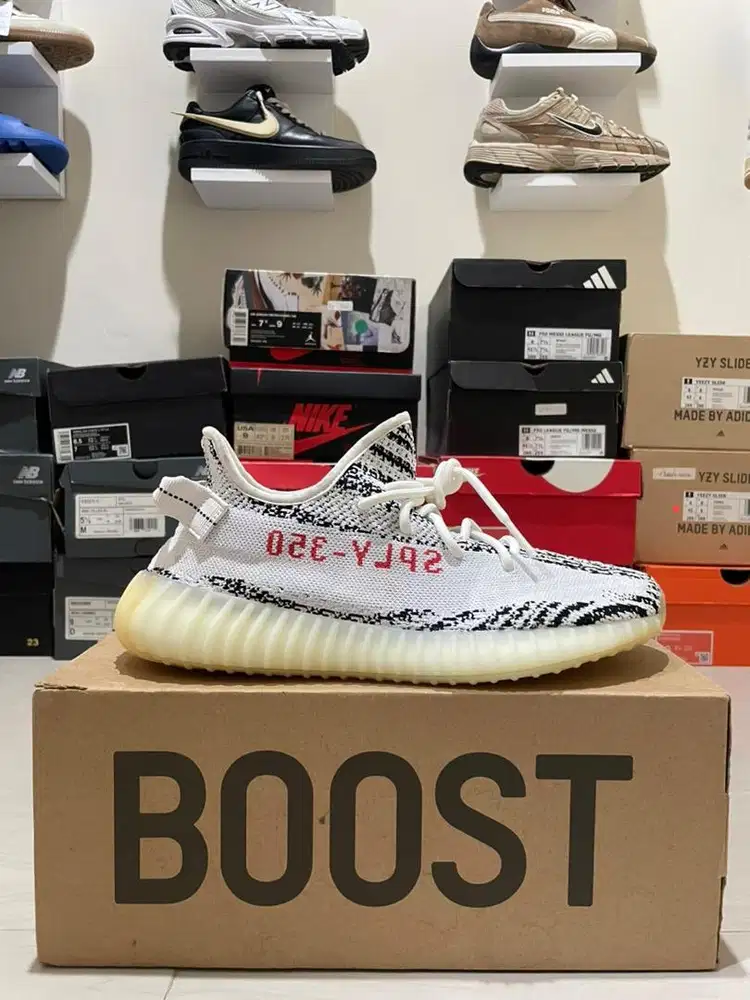 Yeezy 350 V2 Zebra (Size 44) BNIB Original 100%