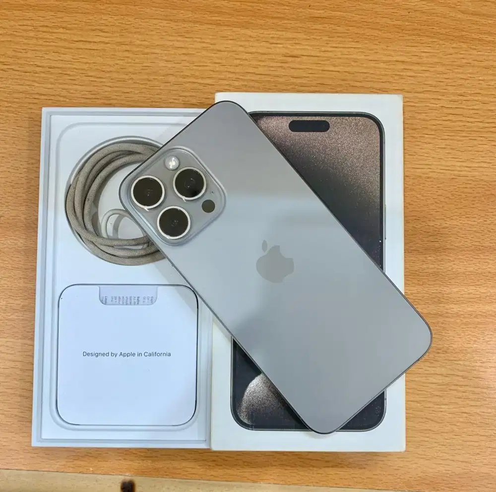 iPhone 15 Pro Max Natural Tutanium 256gb iBox