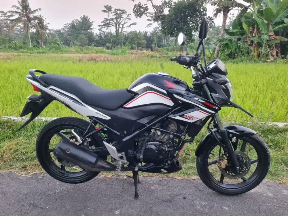 CB 150R 2015 STREETFIRE