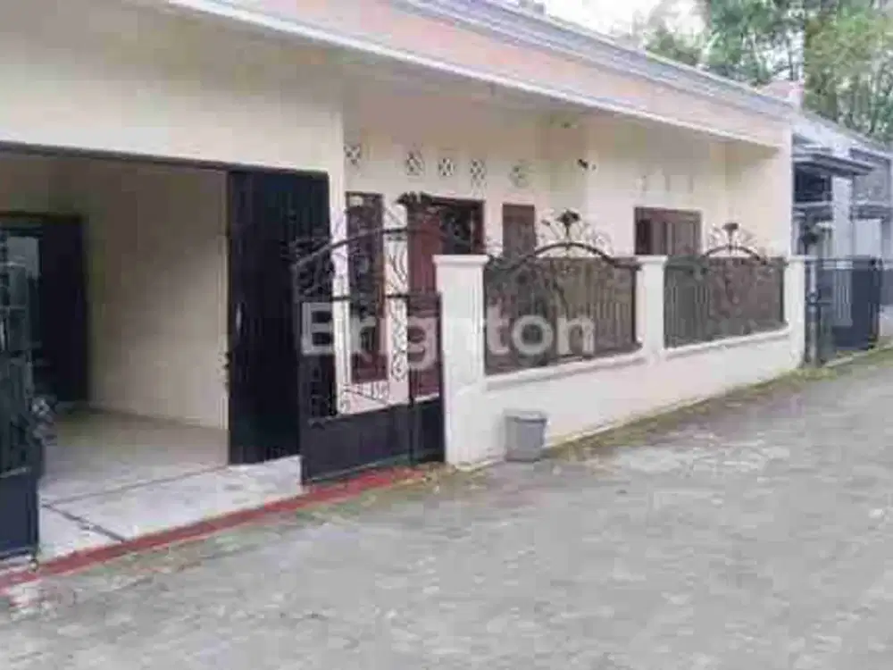 DIJUAL RUMAH SIAP HUNI  DEKAT TOL DAN KAMPUS SADAR DI PURWOMARTANI