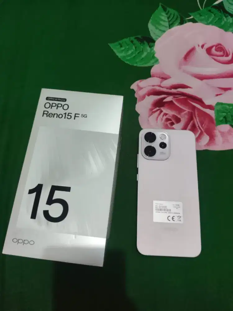 Deskripsi:
Dijual OPPO Reno 15F 5G warna Pink.