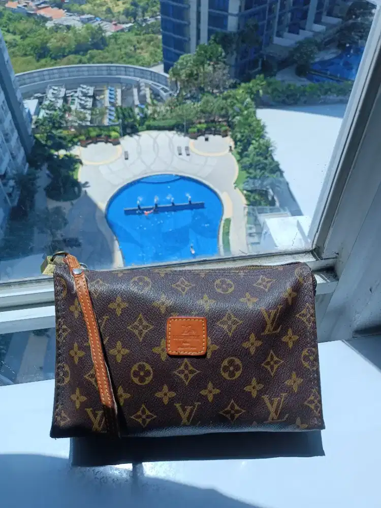 Clutch Branded Mewah
