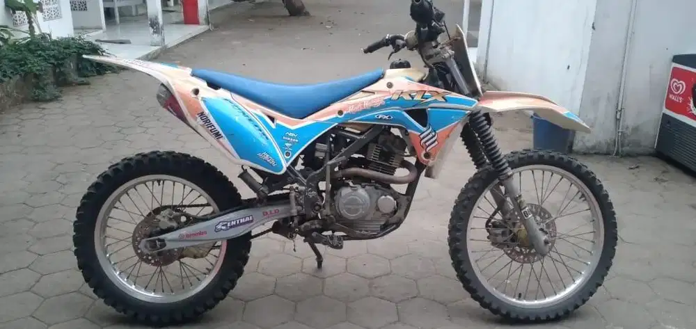 Trail Motor KLX, TS