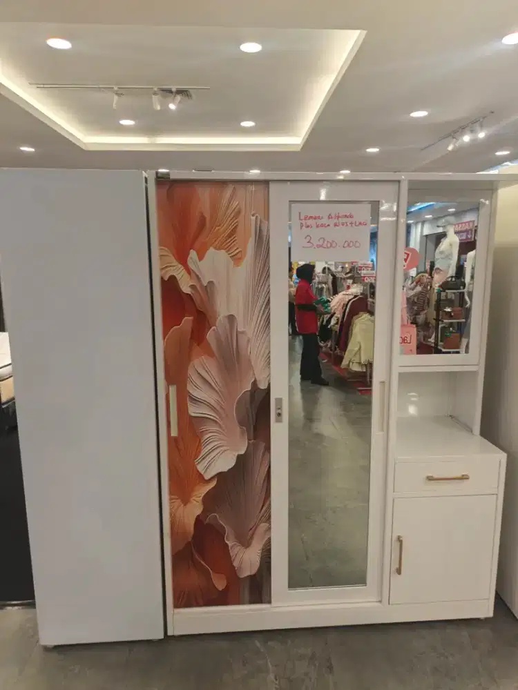 LEMARI PAKAIAN PLAT BESI PROMO KREDIT BUNGA RINGAN