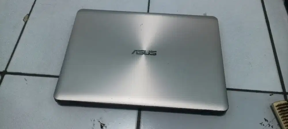 Asus Vivo Book core i5 gen 8