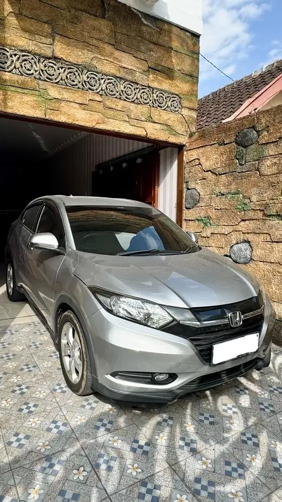 LOW KM HRV 1.5 E CVT TAHUN 2016 SILVER