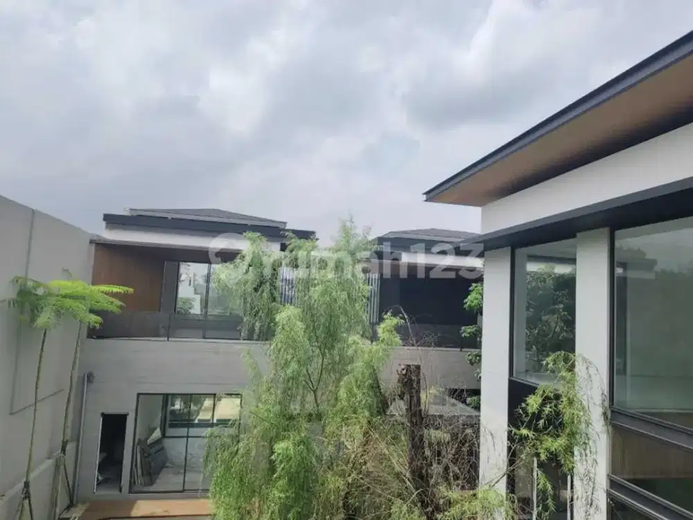 Rumah Bagus Unfurnished di Puri Arga Golf BSB City Semarang