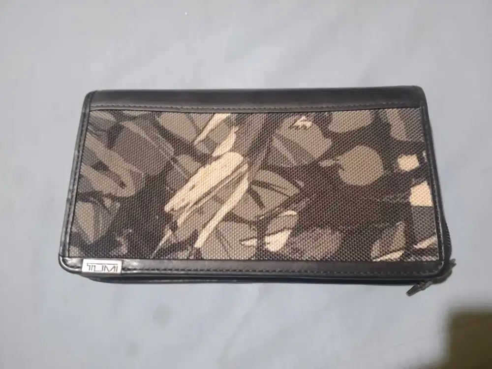 TUMI Alpha Zip Travel Wallet (Camo) Preloved Original
