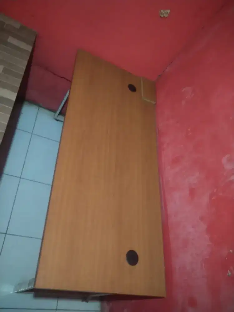 Meja kerja merk grace 800 NEGO
