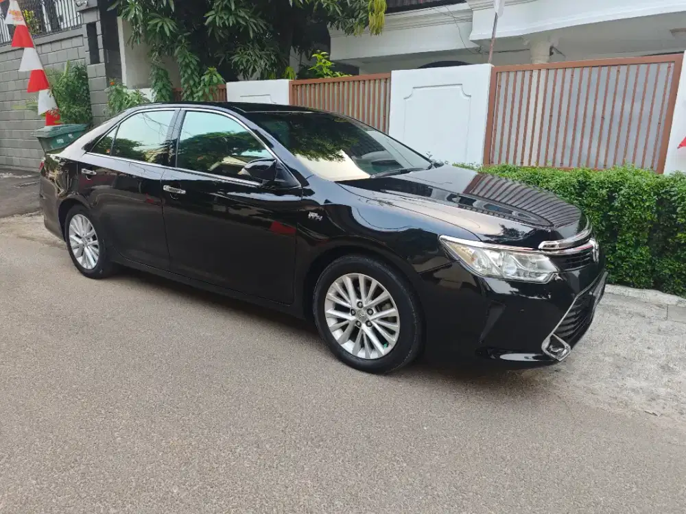 Toyota Camry 2.5V / AT / 2017 / Hitam