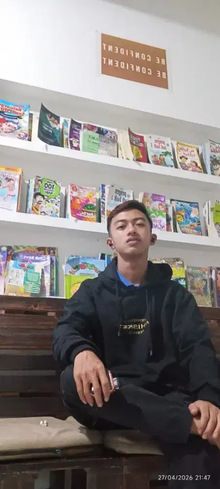 Cari kerjaan apah ajah