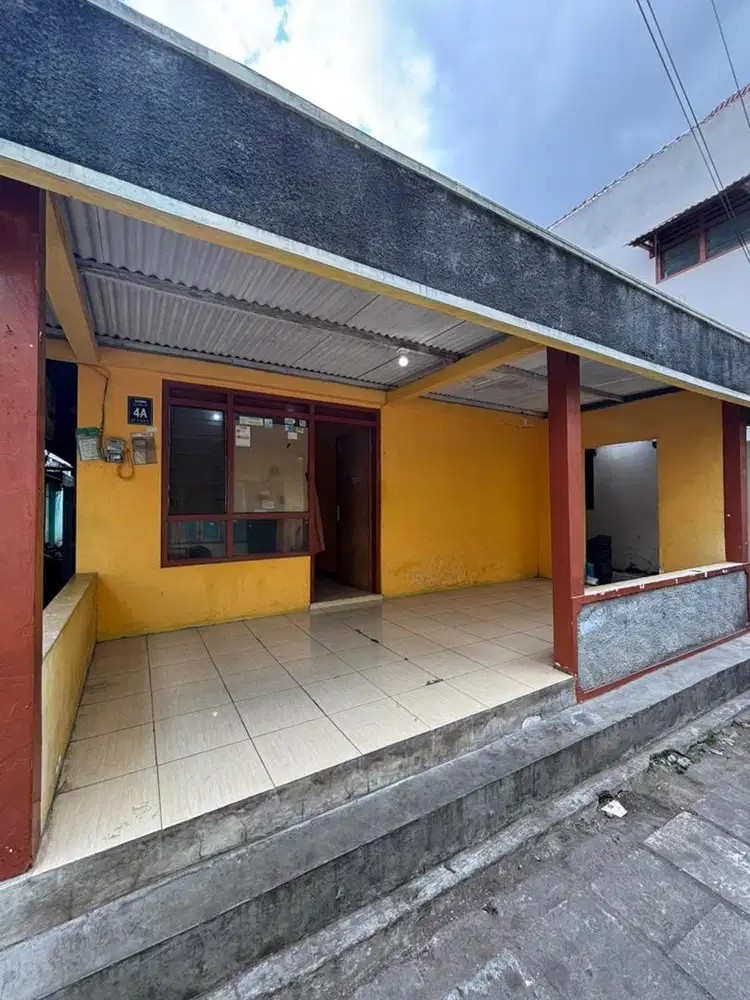 Di Kontrakan 1 Rumah