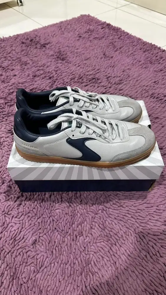 SKECHERS CLASPE PRIA SIZE 43