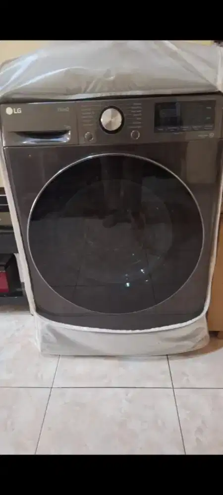 Mesin cuci LG thinQ front loading 12Kg kondisi 95%