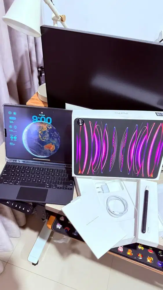 iPad Pro M2 12.9 inch (6th Gen) + Apple Pencil 2 + Apple Magic Keyboar