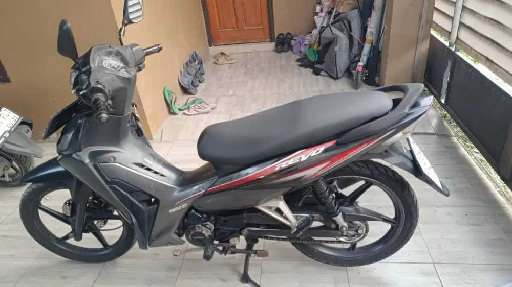 Dijual Motor Honda Revo Fi 2014