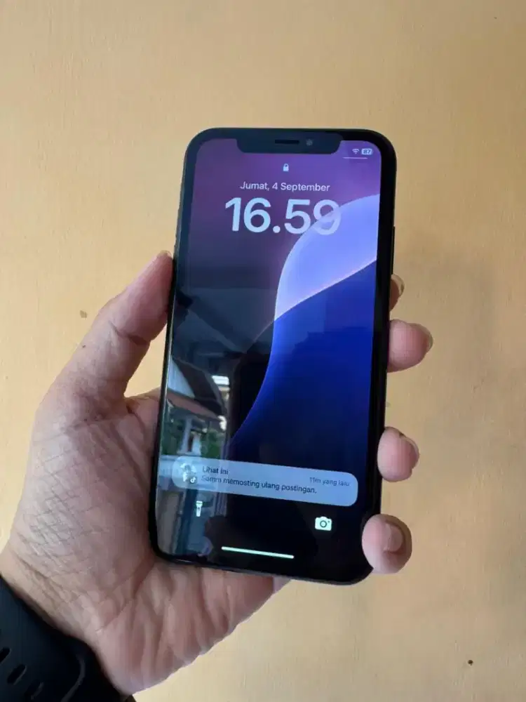 JUAL IPHONE XR 64 GB GARANSI IBOX
