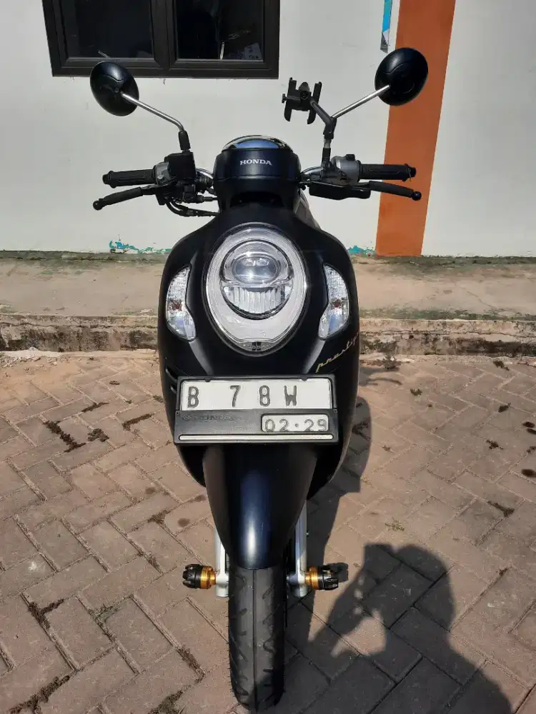Dijual motor Scoopy tahun 2024 bisa nego di Ciledug tangan pertama