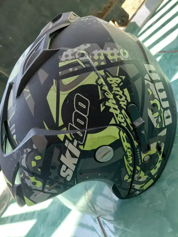 Helm DMN kaca visor