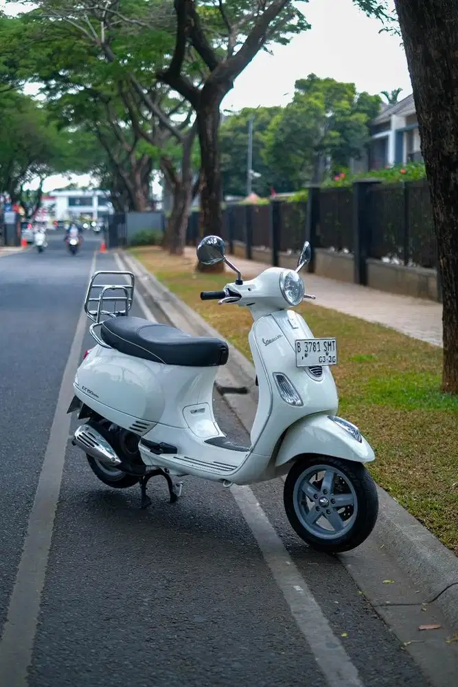 PIAGIO VESPA MATIC LX 150 3VIE TAHUN 2014