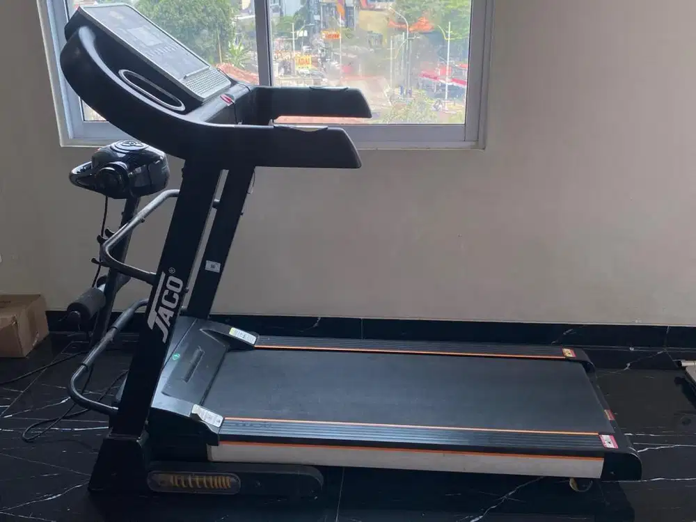 Treadmill JACO Semi Commercial – Kondisi Bagus, Siap Pakai