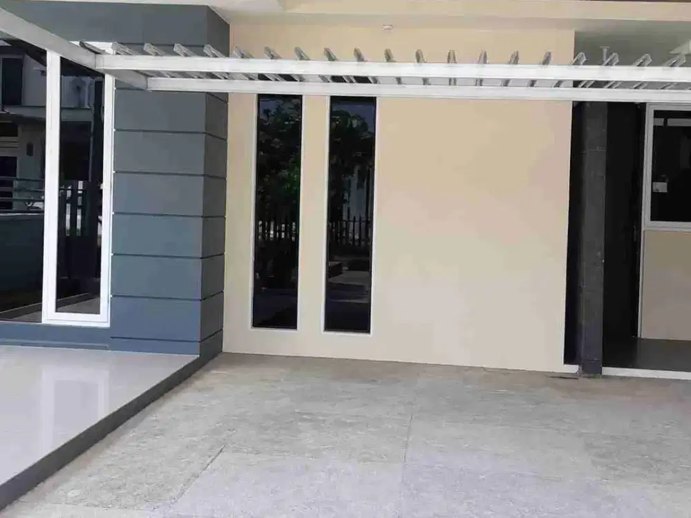 DISEWAKAN RUMAH SEMI FURNISHED