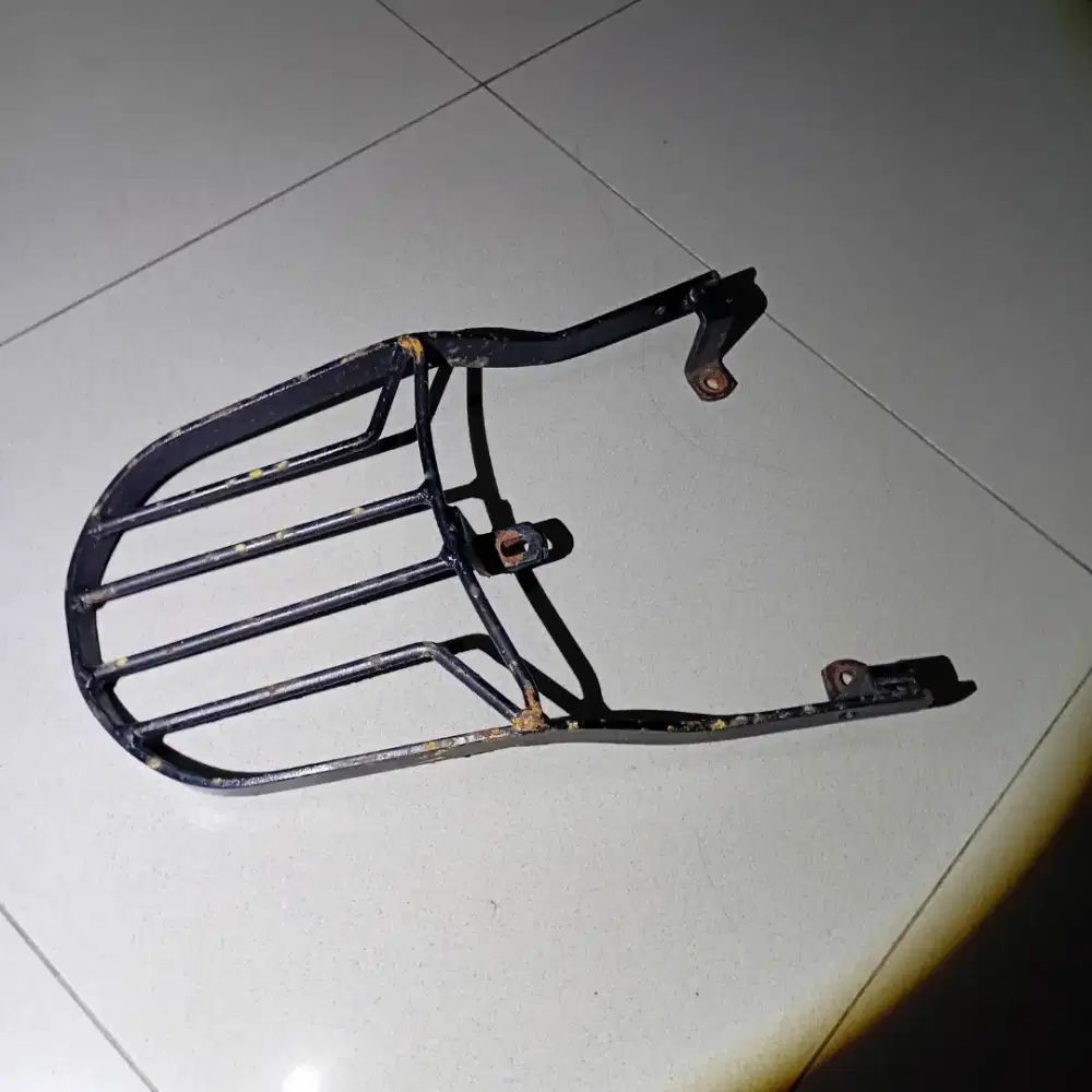 behel box belakang vario 125