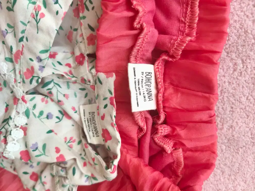 Baju bayi perempuan