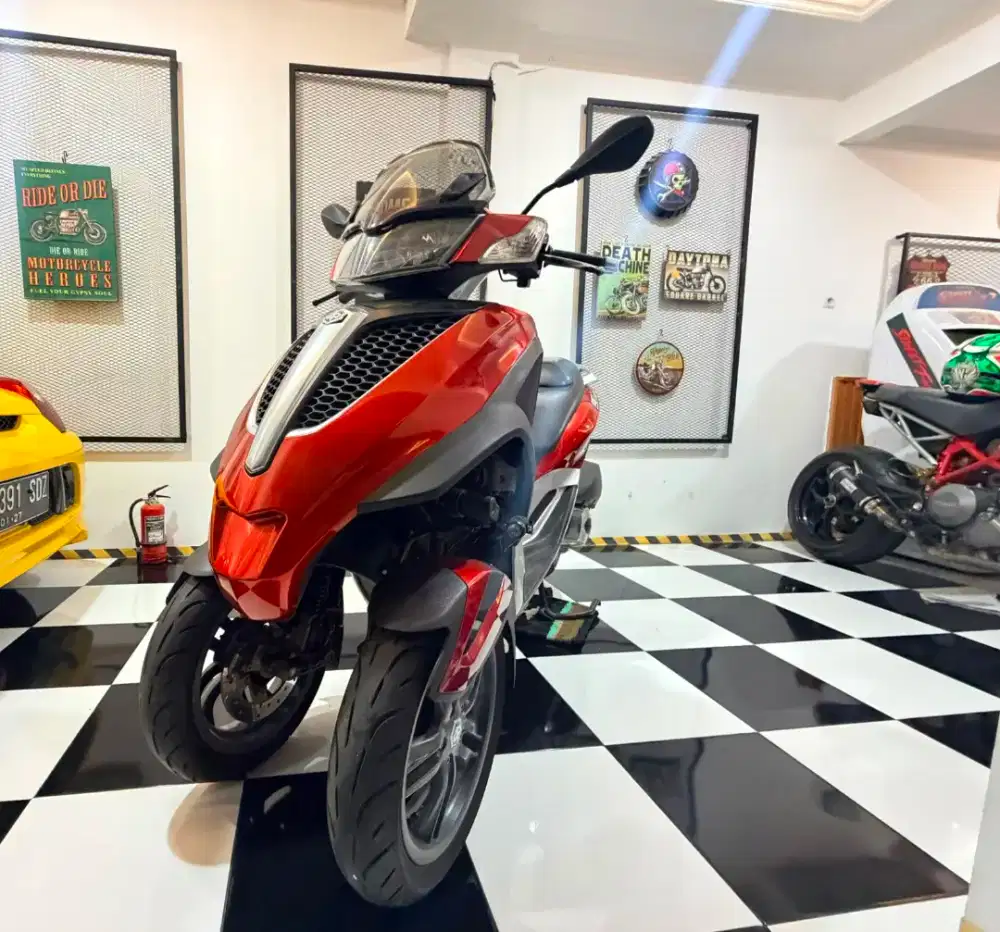 piaggio mp3 yourban 125 like new, simpanan