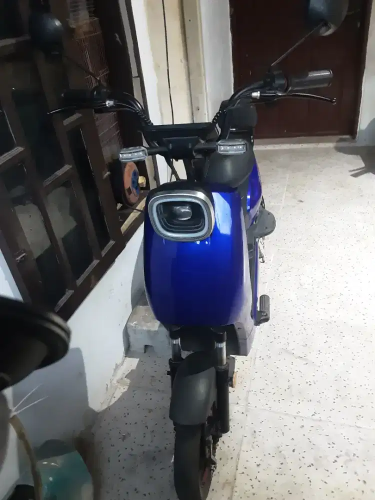 Sepeda listrik siap pakai tangkot