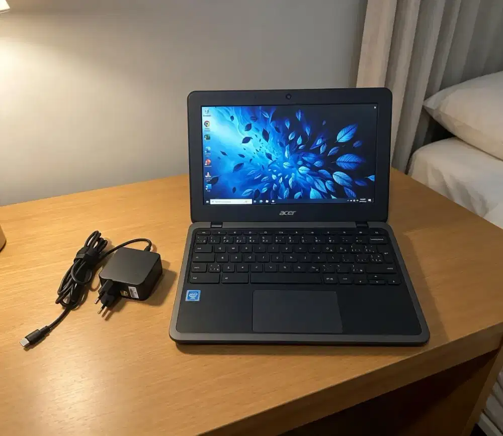 Laptop Acer Ultraslim tipis Ram 4Gb Layar 12 inch