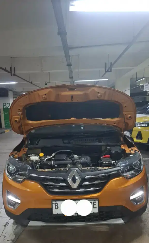 Renault triber RXZ twotone/kmRendah/