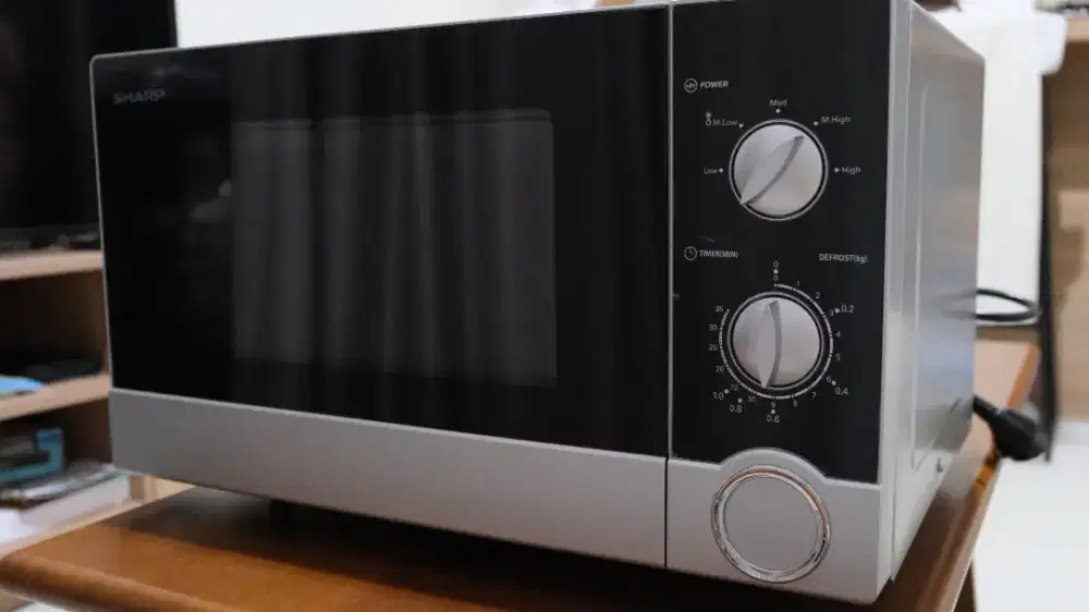 Microwave Sharp R21D0 Like New